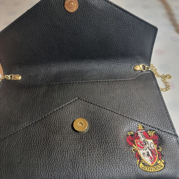 Danielle Nicole Harry Potter Gryffindor Uniform Clutch Purse - Picture 8 of 13